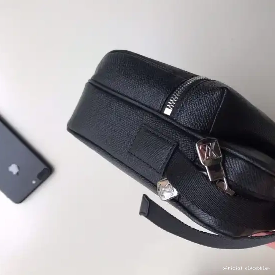 Official oldcobbler Louis Messenger Vuitton 0706